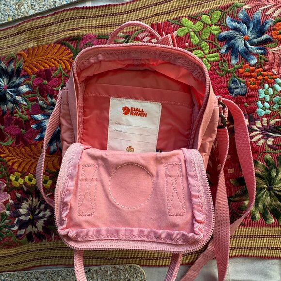 Fjallraven Kanken Sling in pink - Picture 3 of 4